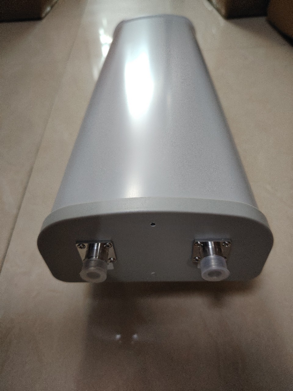联时通4G基站1700 2700MHz14dBi  双极化定向板状天线 扇区天线