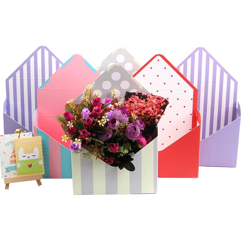 Estilo coreano de moda sobre caja de flores tienda de decoración cesta de flores plegable caja de regalo caja de flores mano sosteniendo caja de flores de cartón