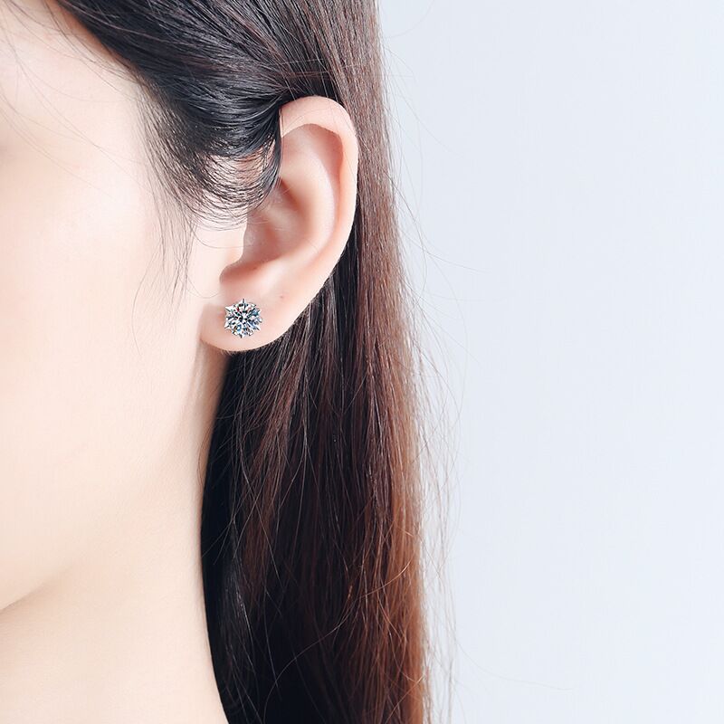 Cubic Zirconia And Pearl Stud Earrings For Everyday Elegance_voghion.com