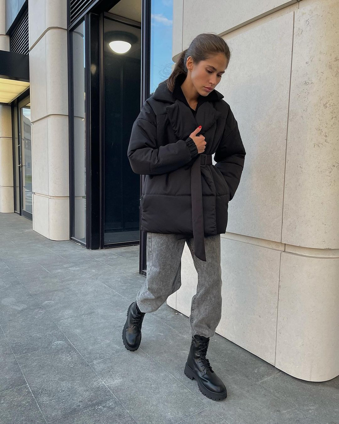 2024 Χειμερινό Νέο Γυναικείο Μπουφάν με Χοντρό Γιακά και Μέση, Μονόχρωμο Βαμβακερό Μπουφάν για Αδυνάτισμα_voghion.com