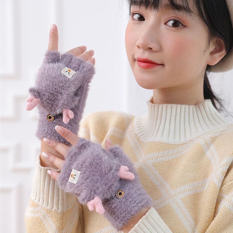 新しい鹿の角の冬の子供の手袋の女性は半分の指を覆います。|undefined