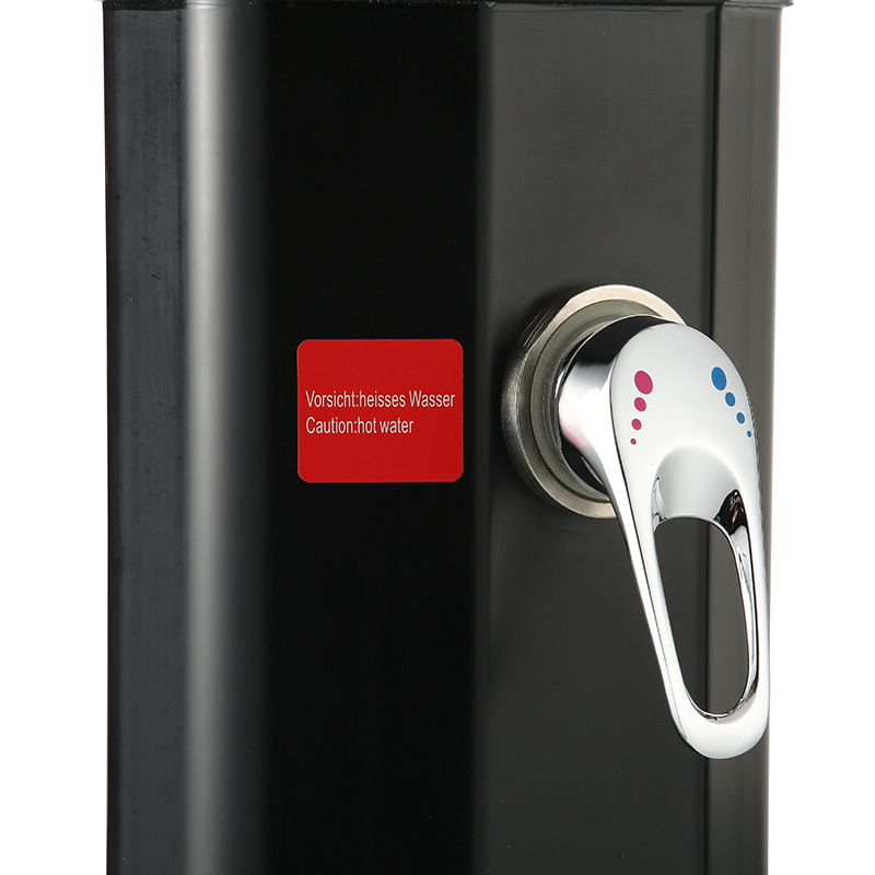 El oro Ultravioleta-resistente 35L cepilló la ducha solar del soporte de la ducha con el termómetro