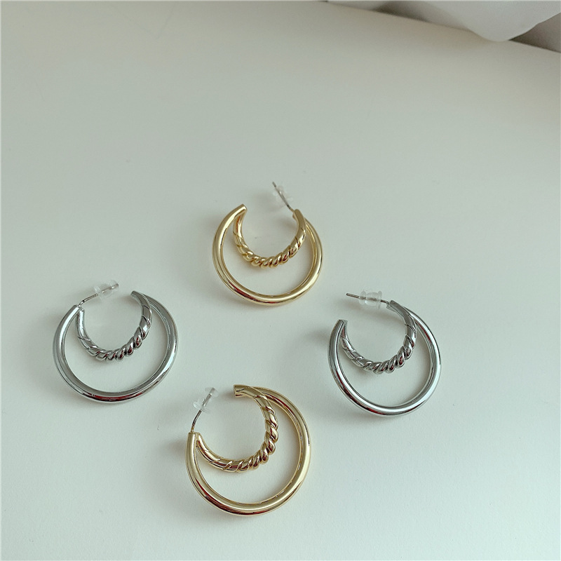 Boucle D&#39;oreille Multicouche En Forme De C Simple display picture 2