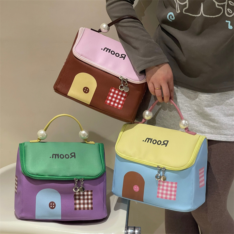 Nueva linda casa pequeña bolsa de maquillaje de alta belleza portátil bolsa de lavado de viaje bolsa de almacenamiento de gran capacidad