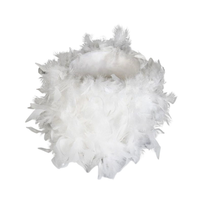 Lámpara de pie cubierta de plumas dormitorio moda creativa hecha a mano pluma pantalla lámpara de mesa pantalla fábrica al por mayor
