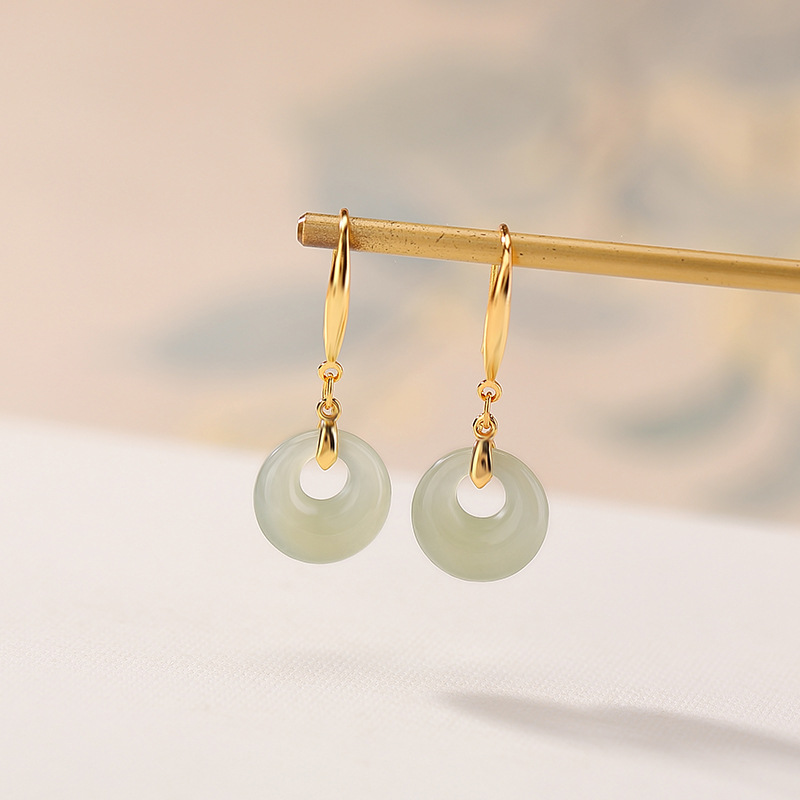 Bông tai kẹp bạc S925 mạ vàng đính ngọc bích hình khuyên an khang phong cách tân cổ điển — Kiểu kẹp tai