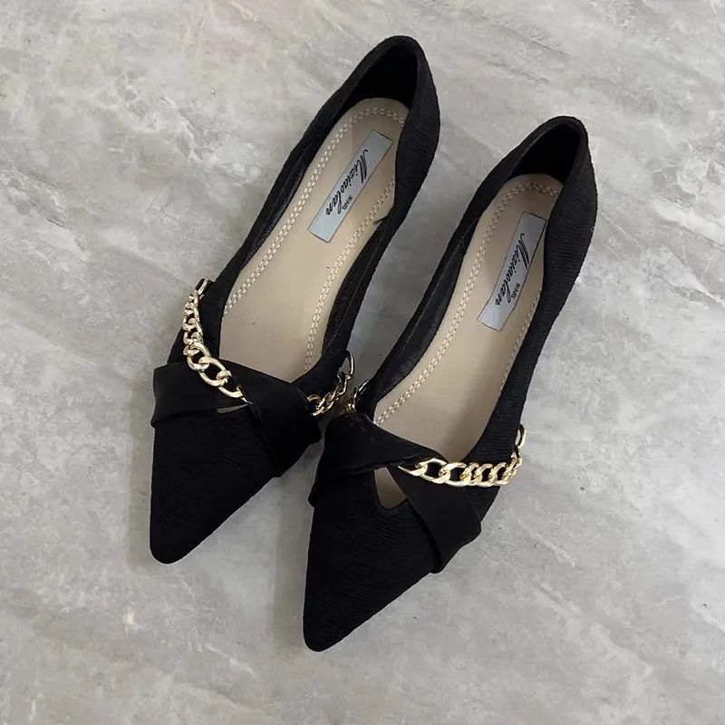 뾰족한 신발 여성용 가을 소프트 솔 2024 새로운 여름 샤넬 스타일 얕은 입 블랙 플랫 신발 올매치 포시즌 슬리퍼