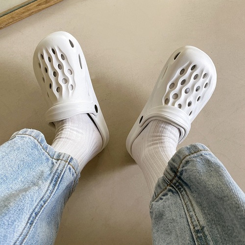 Fashion Korean Version EVA Men and Women's New Casual Matchable High-Elastic Holes Shoes Wholesale Beach Student Couple Hooded Slides