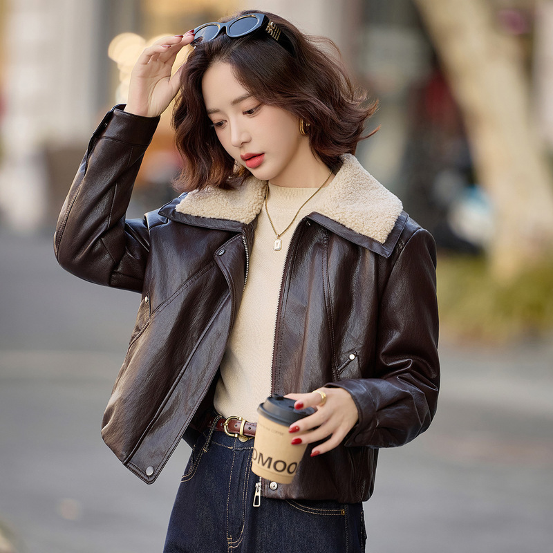 2025 New Fashion Stylish Slim-Fit Women's Sheepskin Leather Jacket with Plush Turn-Down Collar and White Duck down 2025 New Fashion Stylish Slim-Fit Women's Sheepskin Leather Jacket with Plush Turn-Down Collar and White Duck down