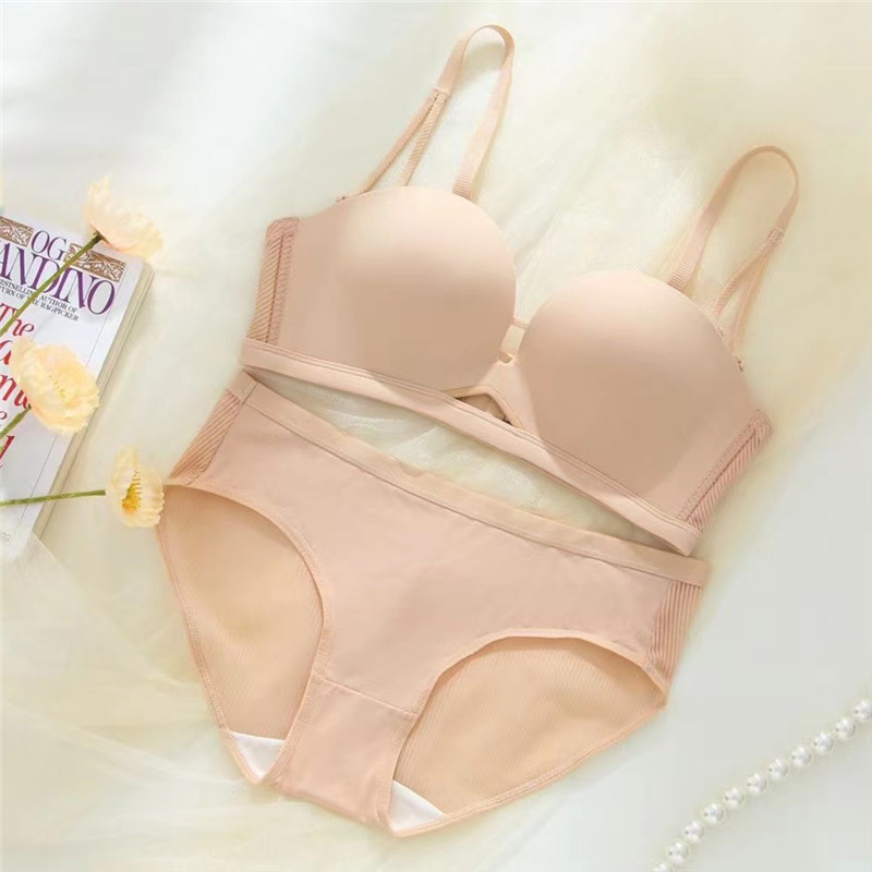 2233 verano nueva moda ropa interior media taza de las mujeres hueco empuja hacia arriba el sujetador sexy pequeño pecho sujetador inalámbrico traje