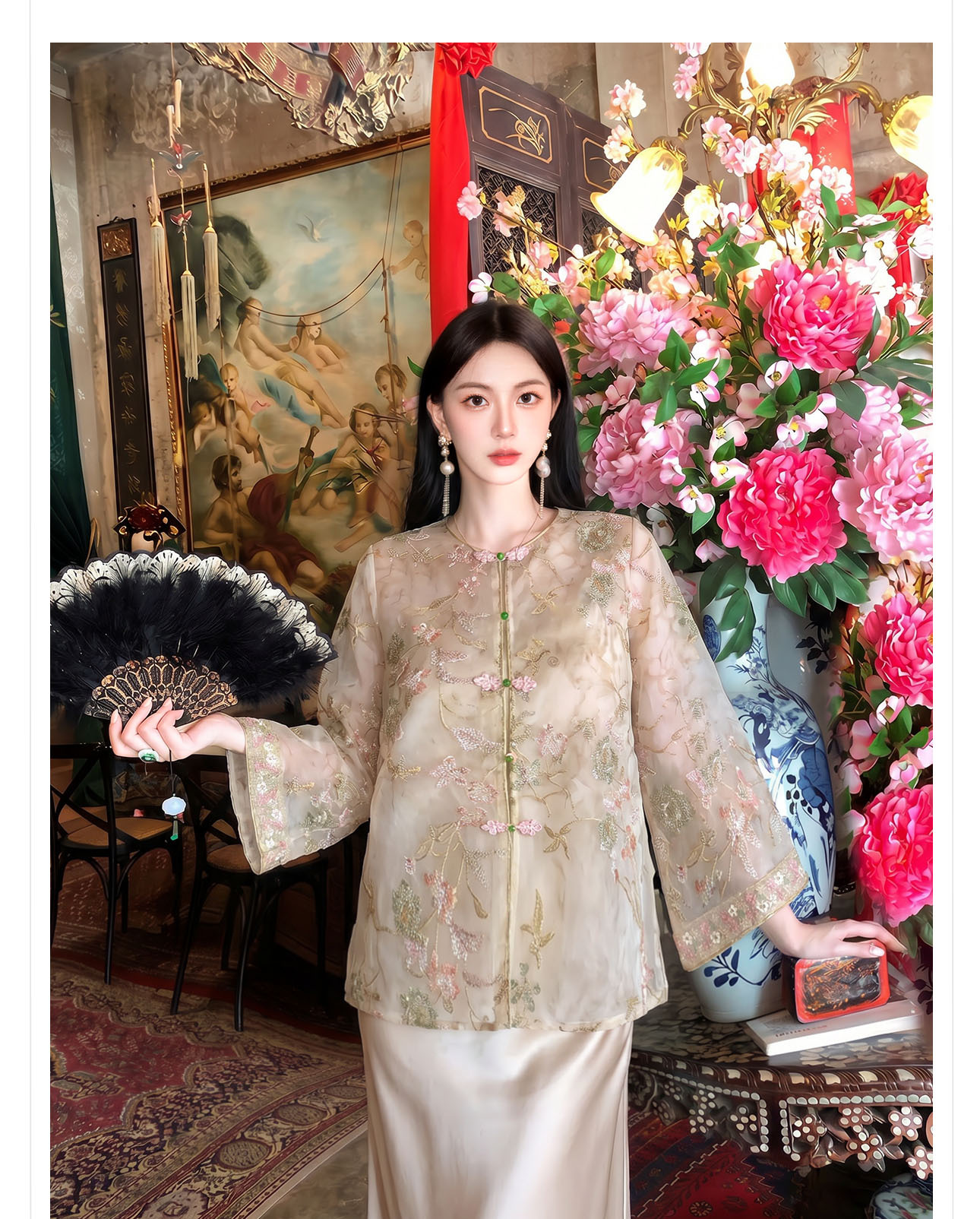 Áo khoác nữ thêu hoa tay phối ngọc trai cổ đứng tay lỡ phong cách Tân Trung Hoa — màu mơ chi tiết 3