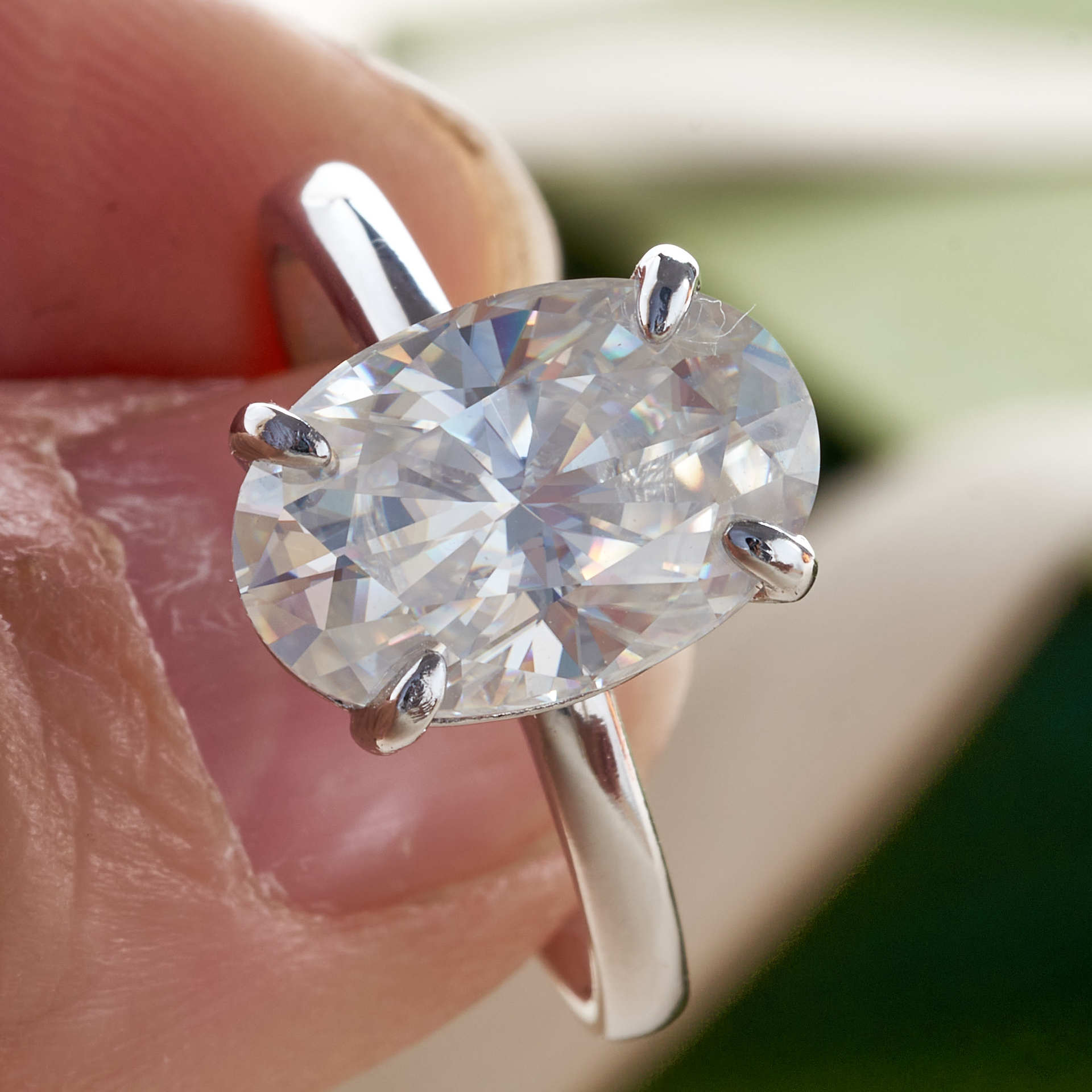 4.5g huevo blanco excelente anillo de piedra de moissanita S925 plata esterlina transfronteriza venta caliente anillo de piedra de moissanita brillante