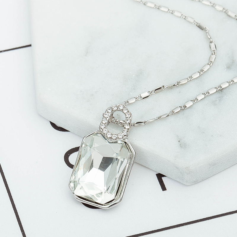 New Simple Diamond Geometric Square Pendant Necklace with Japanese and Korean Advanced Crystal Long Sweater Chain_voghion.com