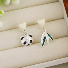 银针新中式复古卡通可爱熊猫耳环 简约设计感不对称竹子爱心耳饰