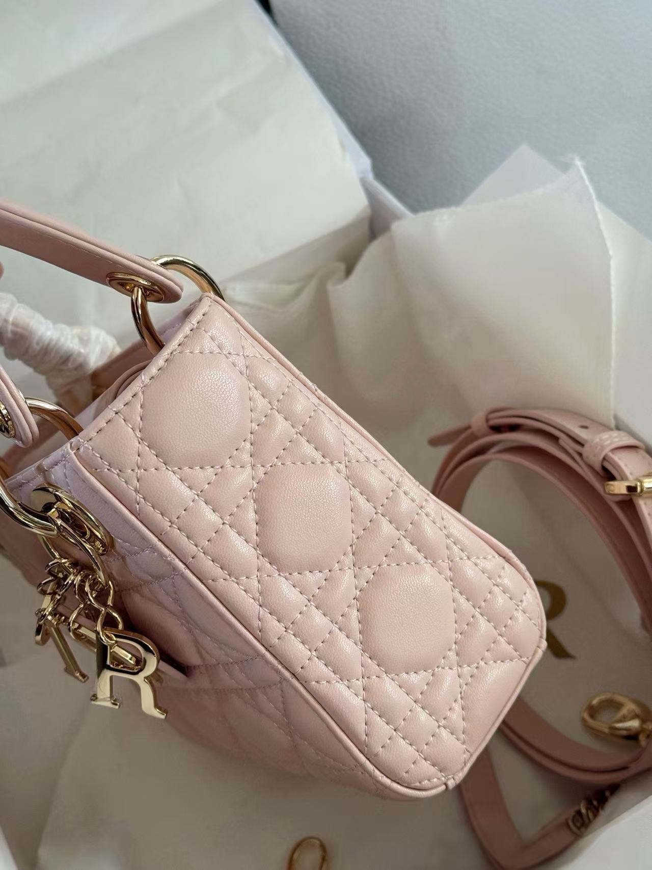 Bolso de Mano, de Hombro y Bandolera para Mujer de Piel de Cordero, Tres o Cuatro Compartimentos, Huangda G127 | Estilo Versátil