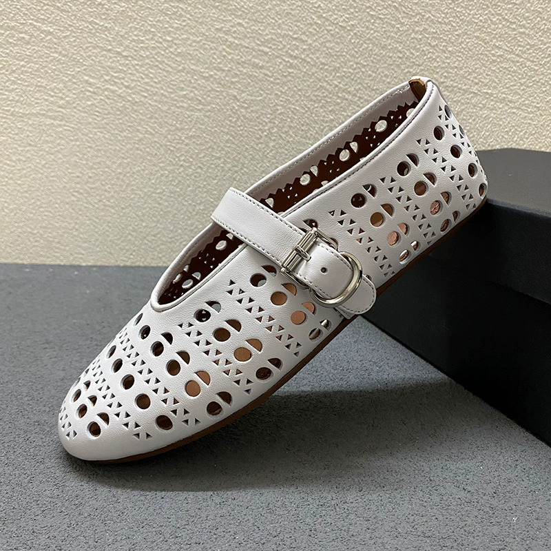 Нишевые туфли из овчины в стиле ретро-дыры