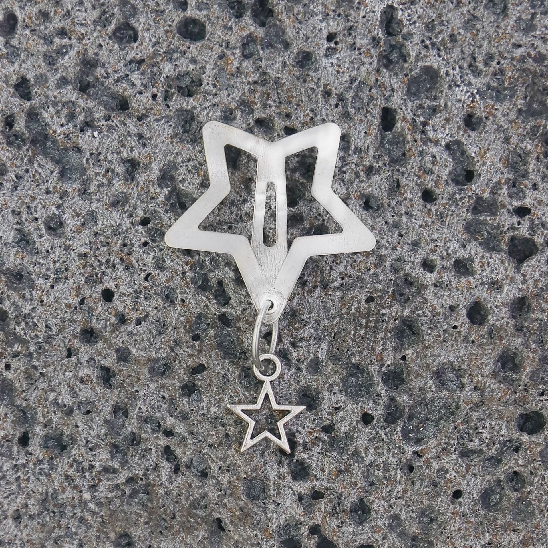 10g Weight Charm Hair Clips Hair Accessories Type 1 Piece Quantity Holiday, Street Occasion Iron Material Animal, Star, Life Tree Pattern All Seasons Season Women's Gender IG Style, Cute Style IG Style Cute Women's Animal Star Life Tree Iron Charm Hair Clips 15
