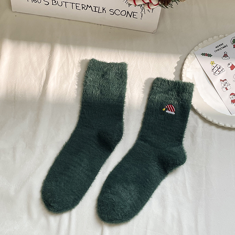 秋の冬の靴下の女性刺繍ミンクのベルベットのクリスマスの靴下はかわいいです。|undefined