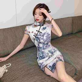 2026年新款水墨国风元素花色少女日常改良旗袍短款包臀连衣裙女