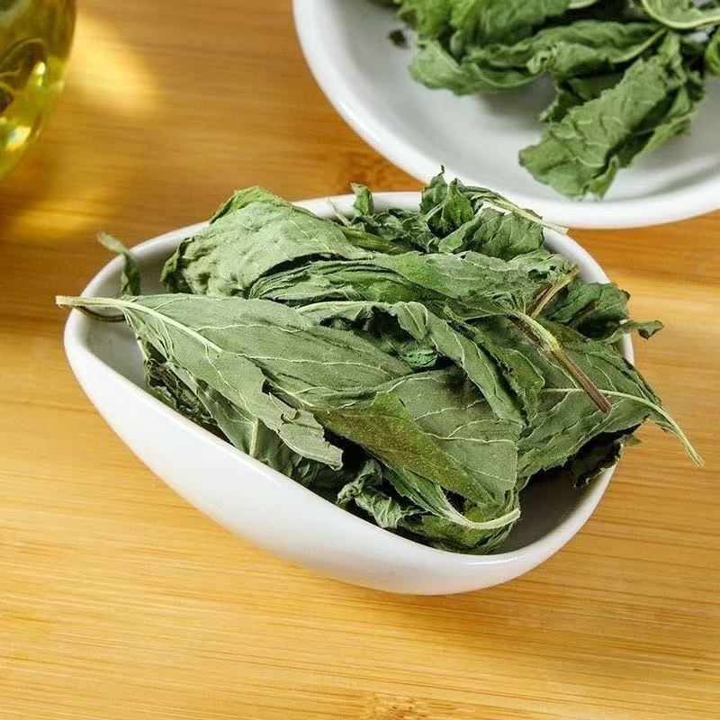 Dried Mint Leaves Bo He 薄荷叶 Loose Herbal Tea 500g for Cooling Infusions in use