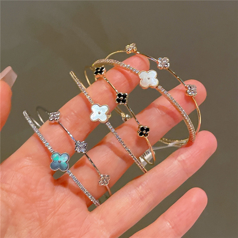 2026 Fashion New Black and White Bracelet, Palace-Style Niche Bracelet, Adjustable Open Design, Sparkling Diamond Texture, Light Luxury 2026 Fashion New Black and White Bracelet, Palace-Style Niche Bracelet, Adjustable Open Design, Sparkling Diamond Texture, Light Luxury