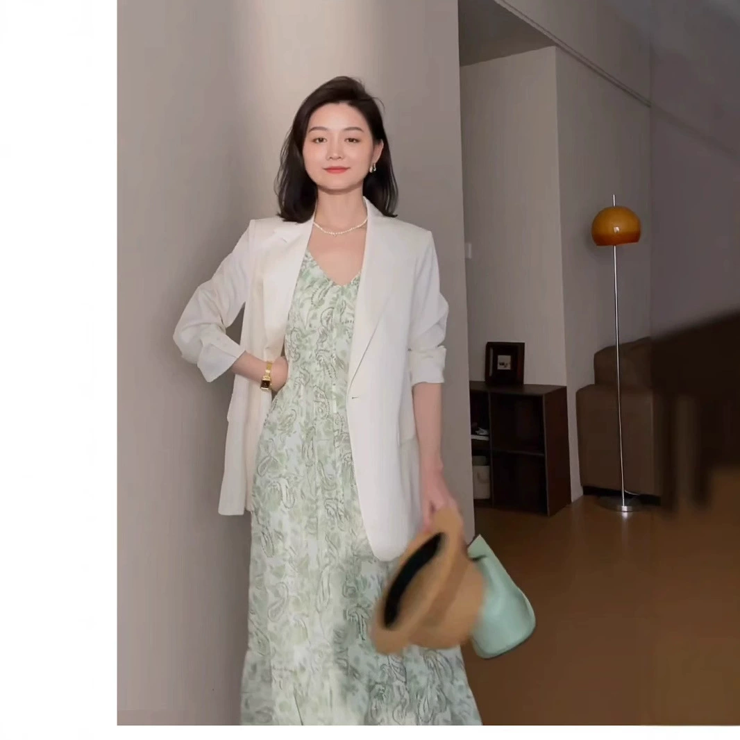 [Спот] Большой размер женской летней толстой мм набор белый маленький костюм цветочная юбка-подтяжка набор из двух частей 6099