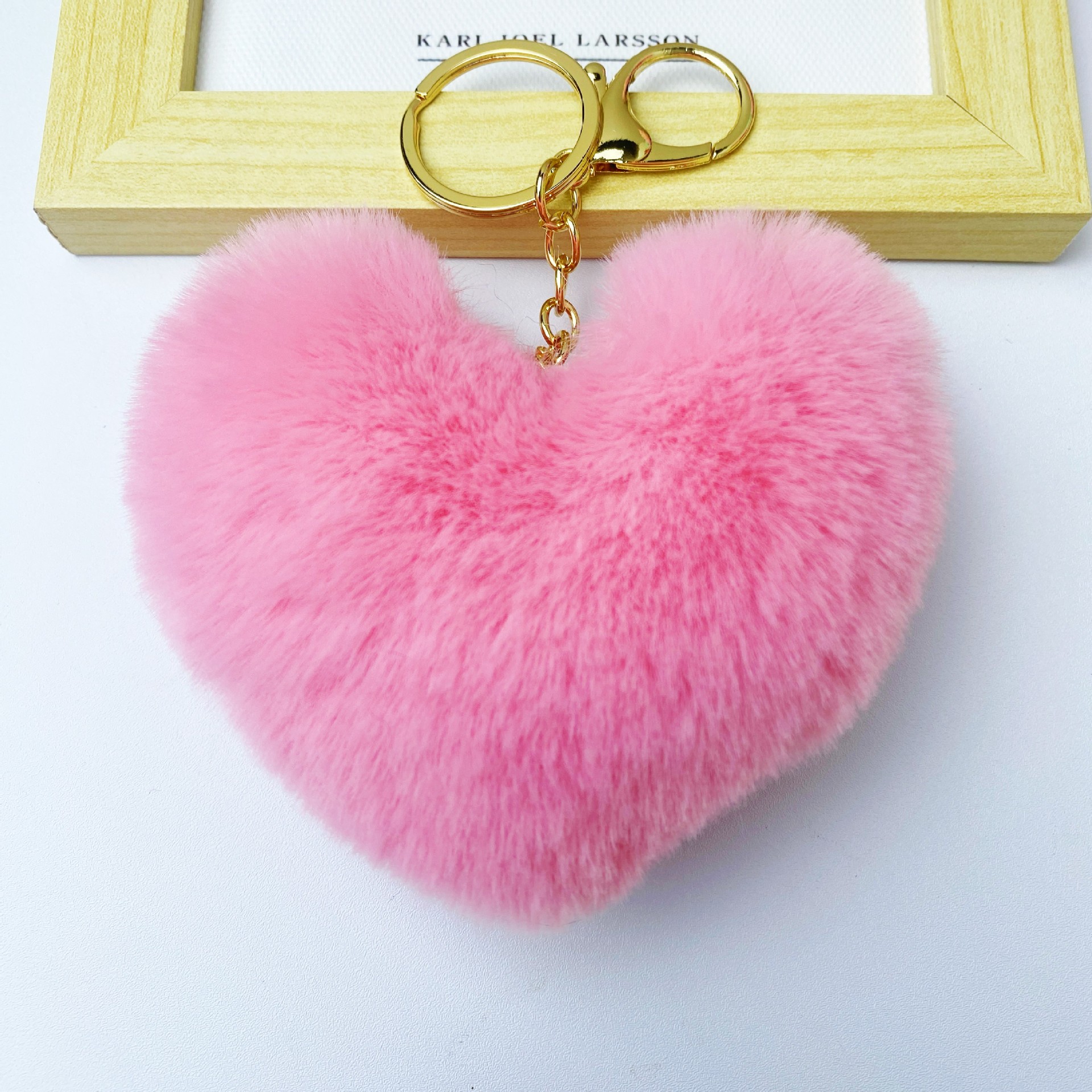 愛の毛玉キーホルダー、イミテーションウサギ毛桃型ぬいぐるみペンダント、カップル、車、バッグの飾り、ギフト、卸売、手作り