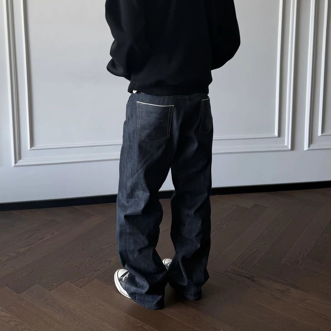 Otoño y invierno nuevos jeans de color sólido para hombres, estilo de moda, estilo de diseño casual, cómodo, retro, rectas, versátiles