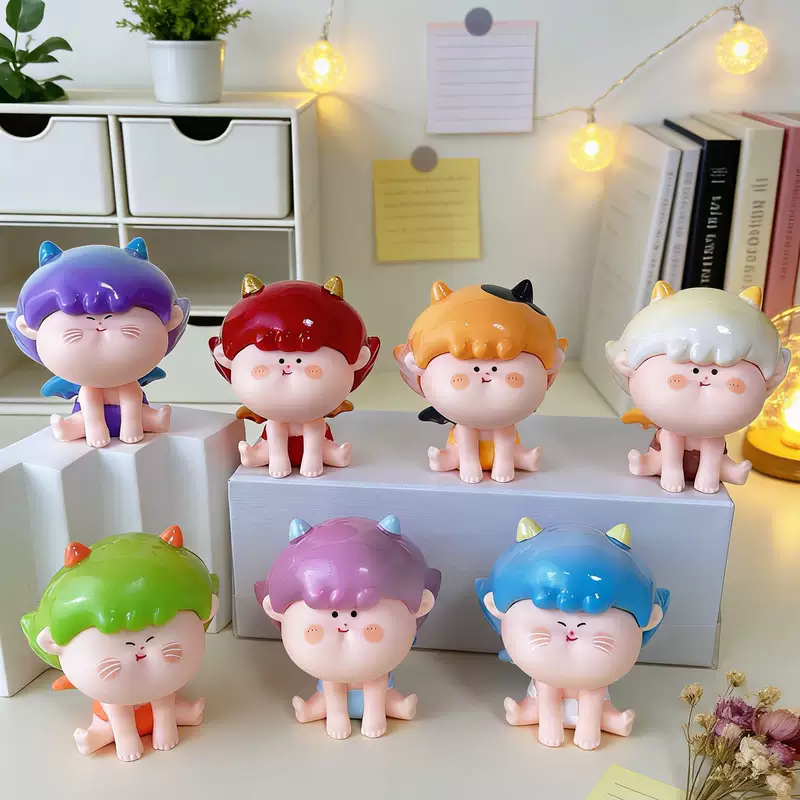 ตุ๊กตาหีบลับปีศาจน้อย สไตล์นางฟ้า ของตกแต่งโต๊ะปีใหม่ ของที่ระลึก ของขวัญเล็กๆ เรืองแสง