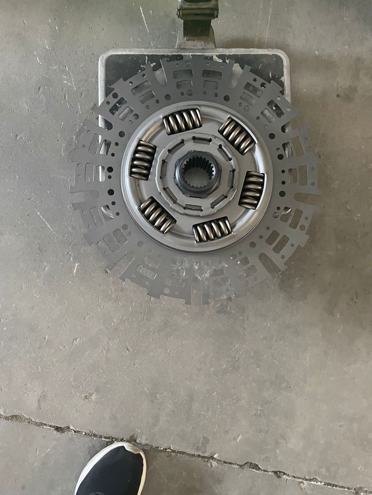 DS430-T clutch disc, compatible with 1601130-ZB601, manufactured by the original factory for Dongfeng Tianlong, Sinotruk Howo, and Hualong