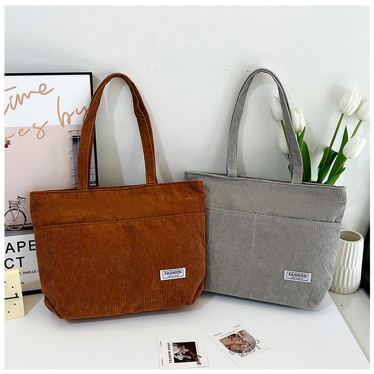 The fashionable and retro bucket bag for women, the new large-capacity versatile crossbody bag for women, and the trendy and elegant tote bag for women are selling well undefined