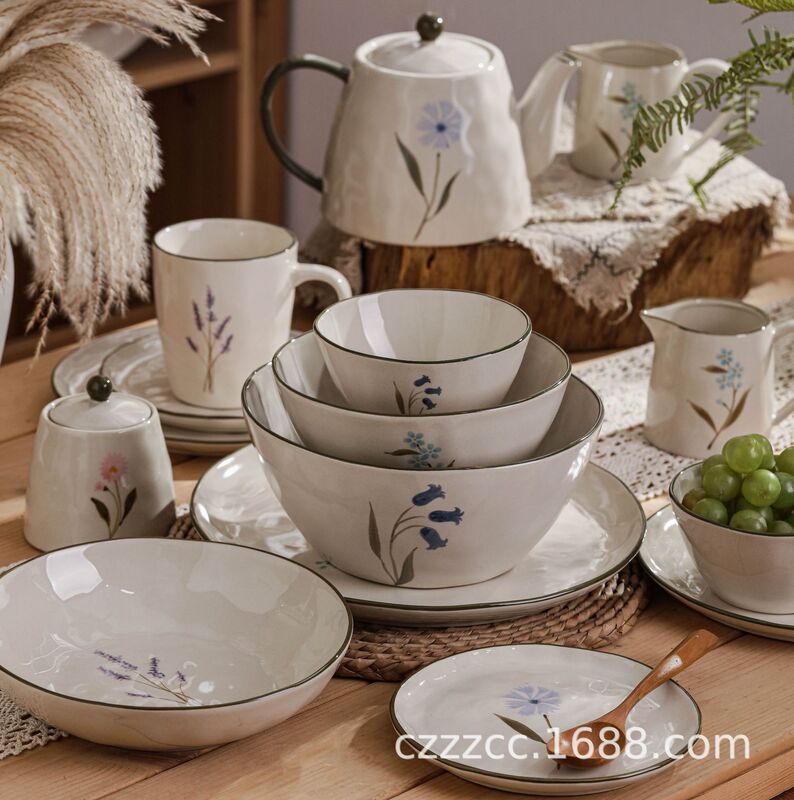 French Retro Hand-Painted Chinese-Style Ceramic Tableware Dinner Set for Home, Hotel, and Party Use, Including Porcelain Plates and Rice Bowls