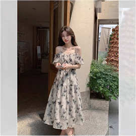 爆款韩系蝴蝶印花连衣裙夏季女新款轻熟风复古浪漫时尚长款吊带裙