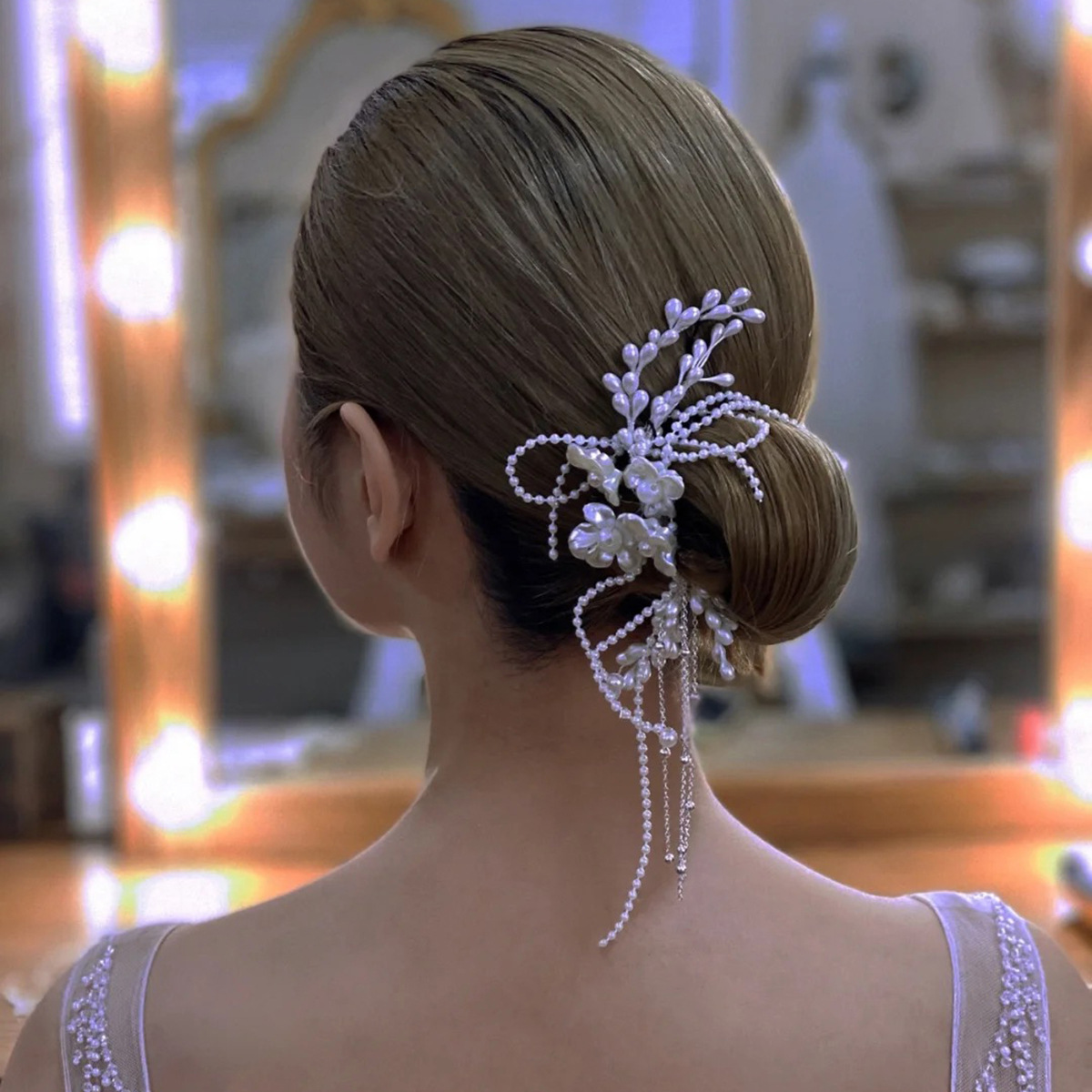 Fashion Retro Bridal Headdress Pearl Flower Hairband display picture 2