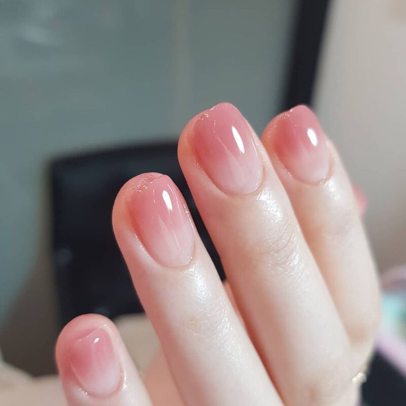 Simple and Stylish Short Detachable Nail Tips in Cute Pink Gradient, Pure and Desirable Design, Wholesale Wearable Nails