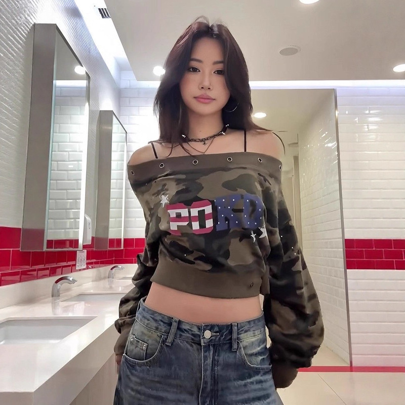 American Hot Girl Slanted Shoulder Long-Sleeved Sweatshirt for Women Early Autumn New Camouflage Design Slimming Look Short Off-Shoulder Top