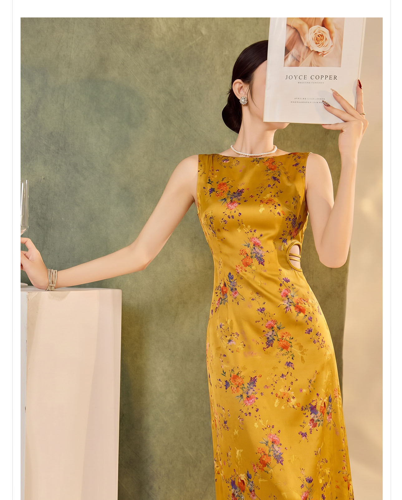 Sườn xám satin in hoa thắt lưng mạ vàng chạm rỗng — màu vàng chi tiết 6