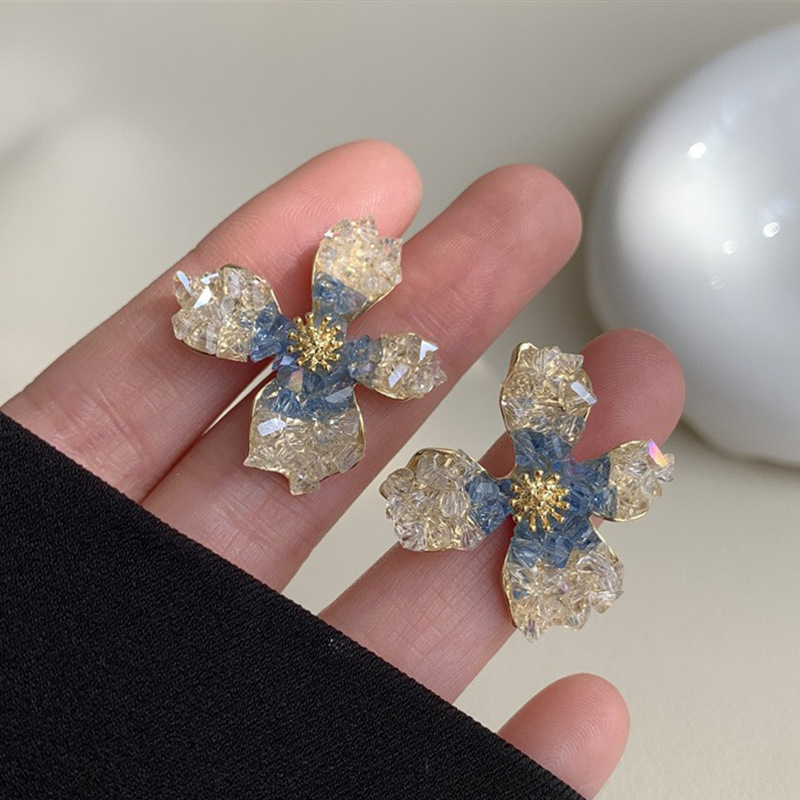 1 Pair Elegant Lady Sweet Geometric Heart Shape Flower Inlay Alloy Artificial Crystal Ear Studs display picture 4