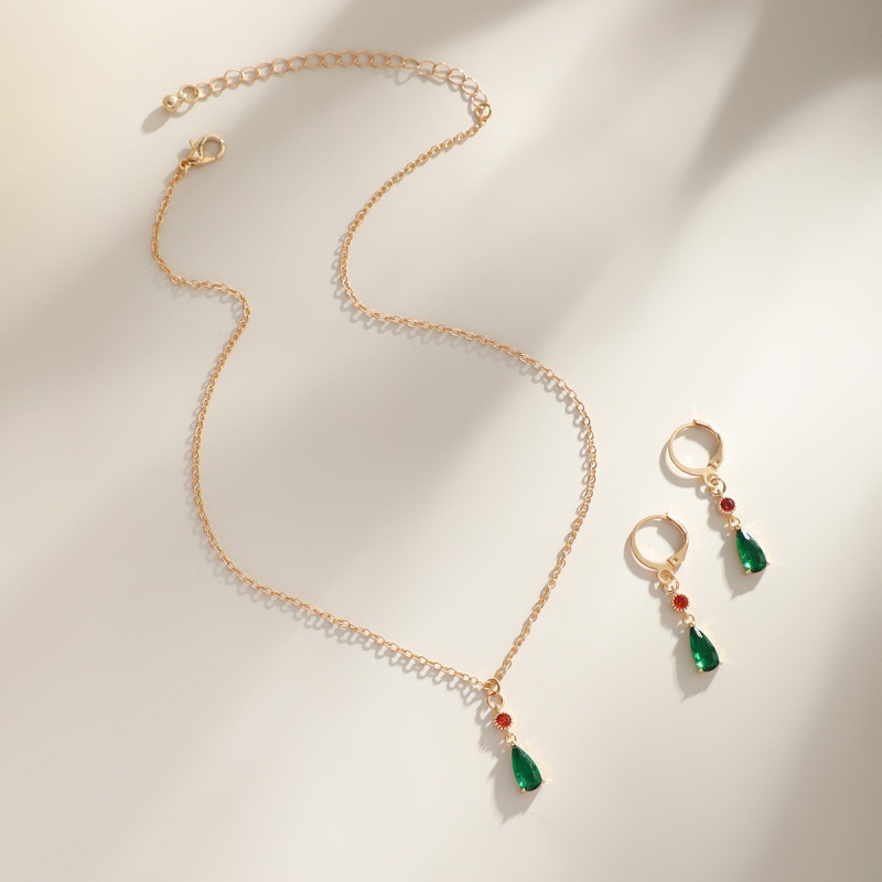 Cross-Border Anime Howl's Moving Castle Style Earrings for Women, Fashionable Green Crystal Water Drop Pendant Earrings Wholesale