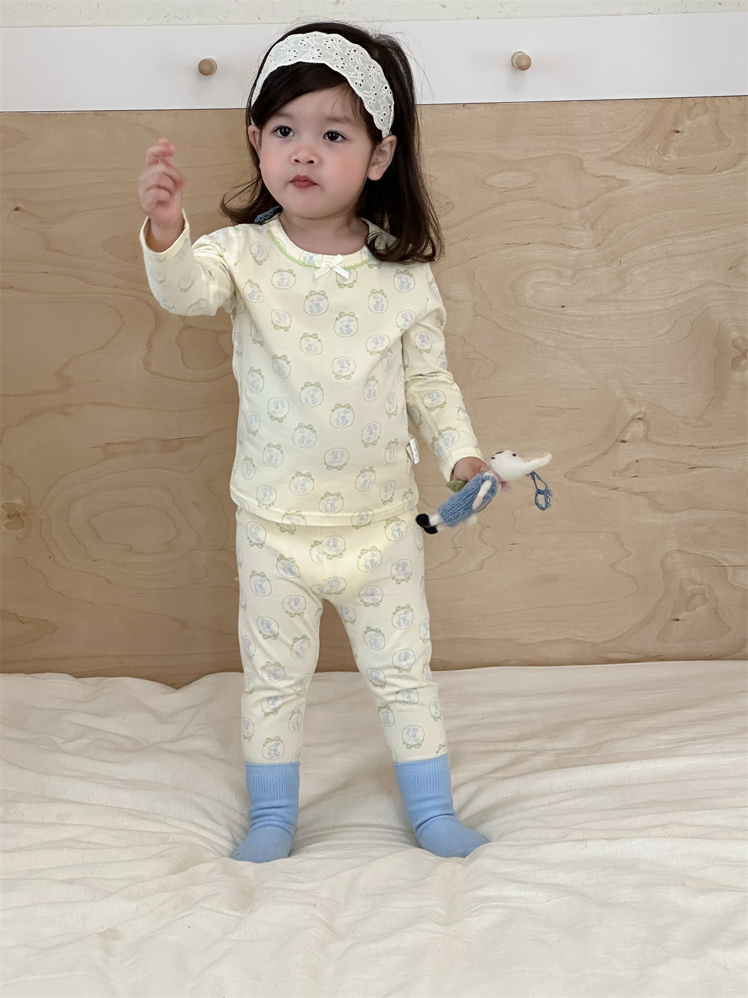 Conjunto de ropa infantil para otoño, estilo coreano, conjunto de dos piezas para niñas, pijamas de otoño para bebés.