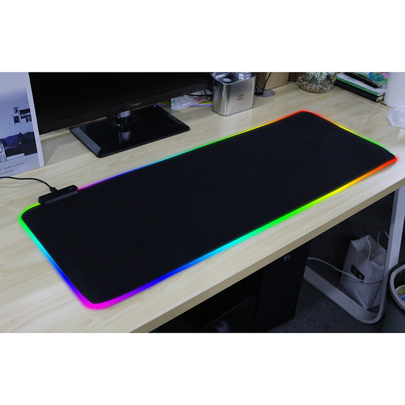 E-sports juego LED luminoso gran mouse pad RGB teclado pad mouse pad moda nacional mouse pad de dibujos animados anime