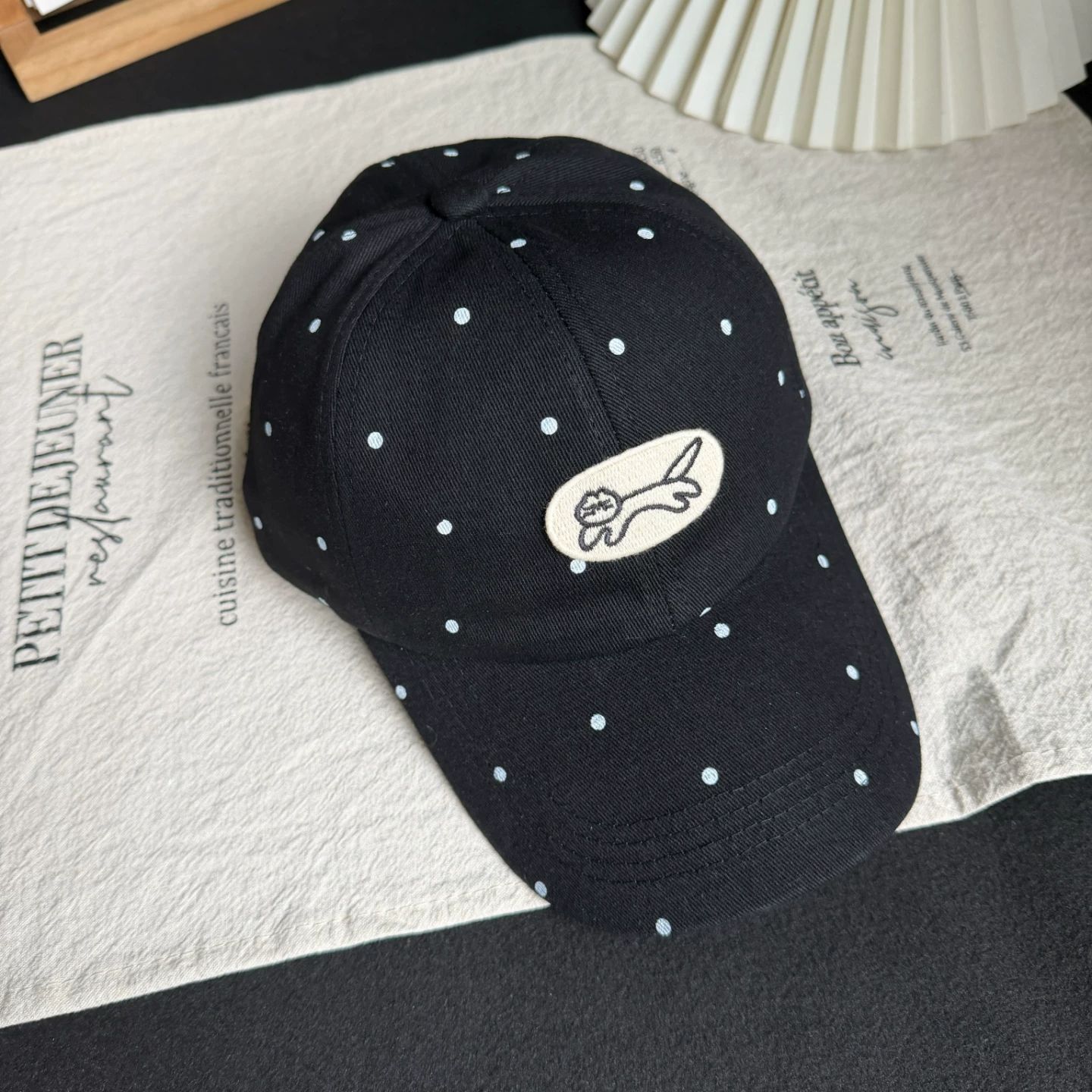 2026 neue koreanische Polka-Dot Katzen Baseballkappe unisex niedlich Allrounder kleine Stickerei Enten schnabel Mütze Trend Modell