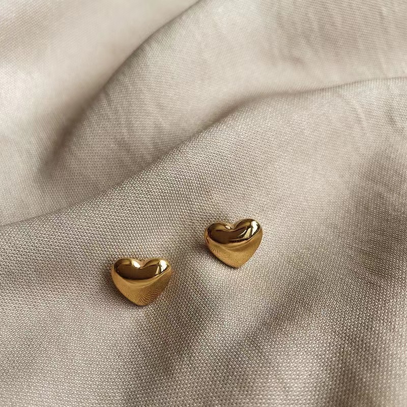 Fashion Heart Shape Titanium Steel Plating Ear Studs 1 Pair display picture 4