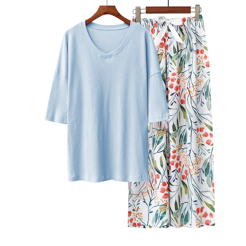 푸른 구덩이 녹색 잎