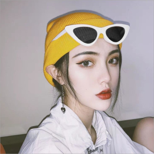 New European and American cat-eye sunglasses for women, fashionable hip-hop sunglasses for men, personality triangle hot girl street style sunglasses