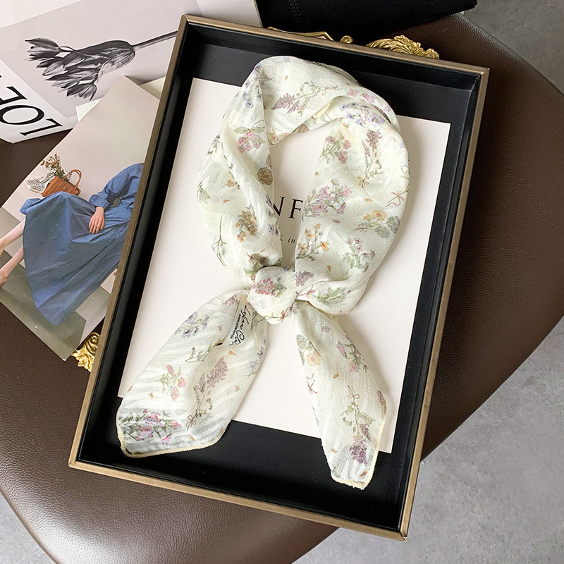 2025 New Summer Cotton and Linen Vintage Small Square Scarf, Women's Scarf, High-End Floral Headscarf, Harajuku Style Wholesale 2025 New Summer Cotton and Linen Vintage Small Square Scarf, Women's Scarf, High-End Floral Headscarf, Harajuku Style Wholesale