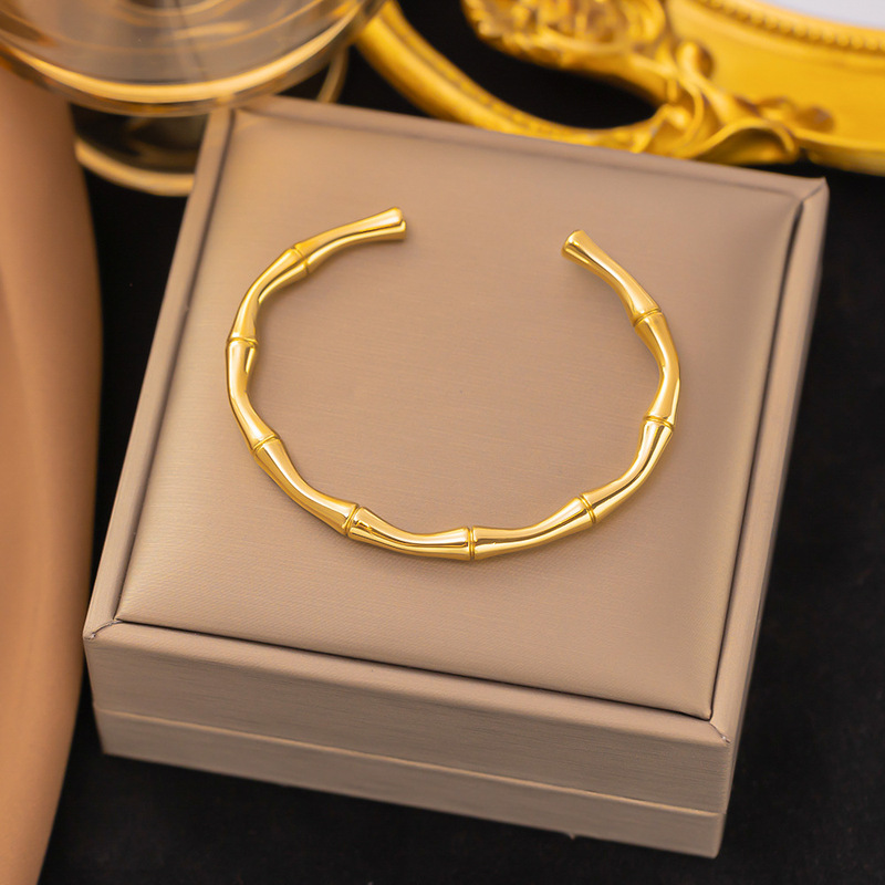 クロスボーダー東莞チタン鋼ジュエリー色褪せない新しい日本と韓国のアクセサリーブレスレット女性用 18K ゴールドファッションライト高級ハイエンド|undefined