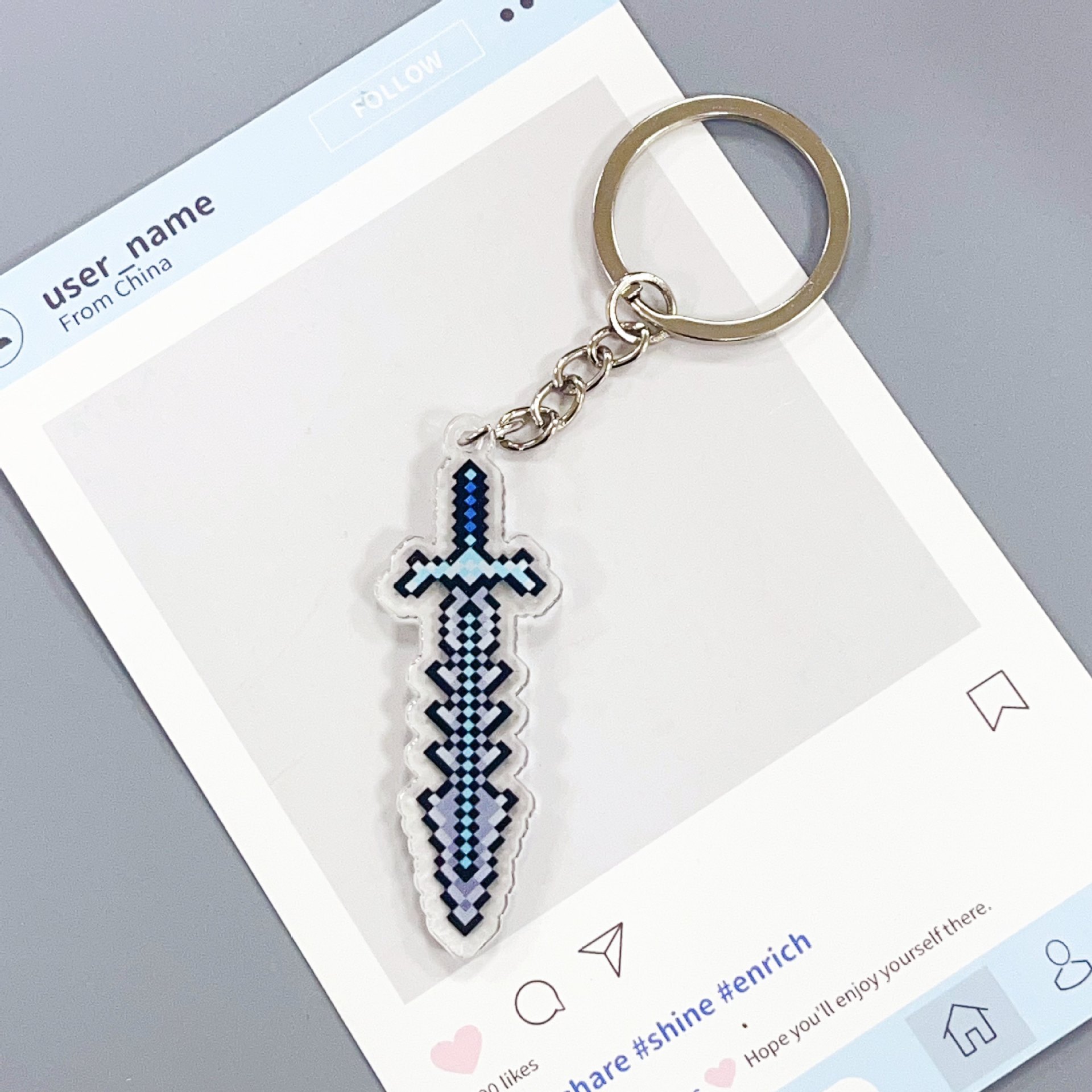 Mi mundo elemento caliente del dios de la guerra de la cuchilla de la vela para enviar a los amigos colgar regalos llaveros acrílicos