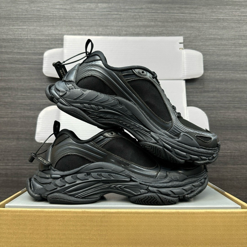 Paris Triple S2 Thick-Soled Lace-Up Low-Top Dad Sneakers with Distressed Color-Blocking Design, Complete Set Paris Triple S2 Thick-Soled Lace-Up Low-Top Dad Sneakers with Distressed Color-Blocking Design, Complete Set