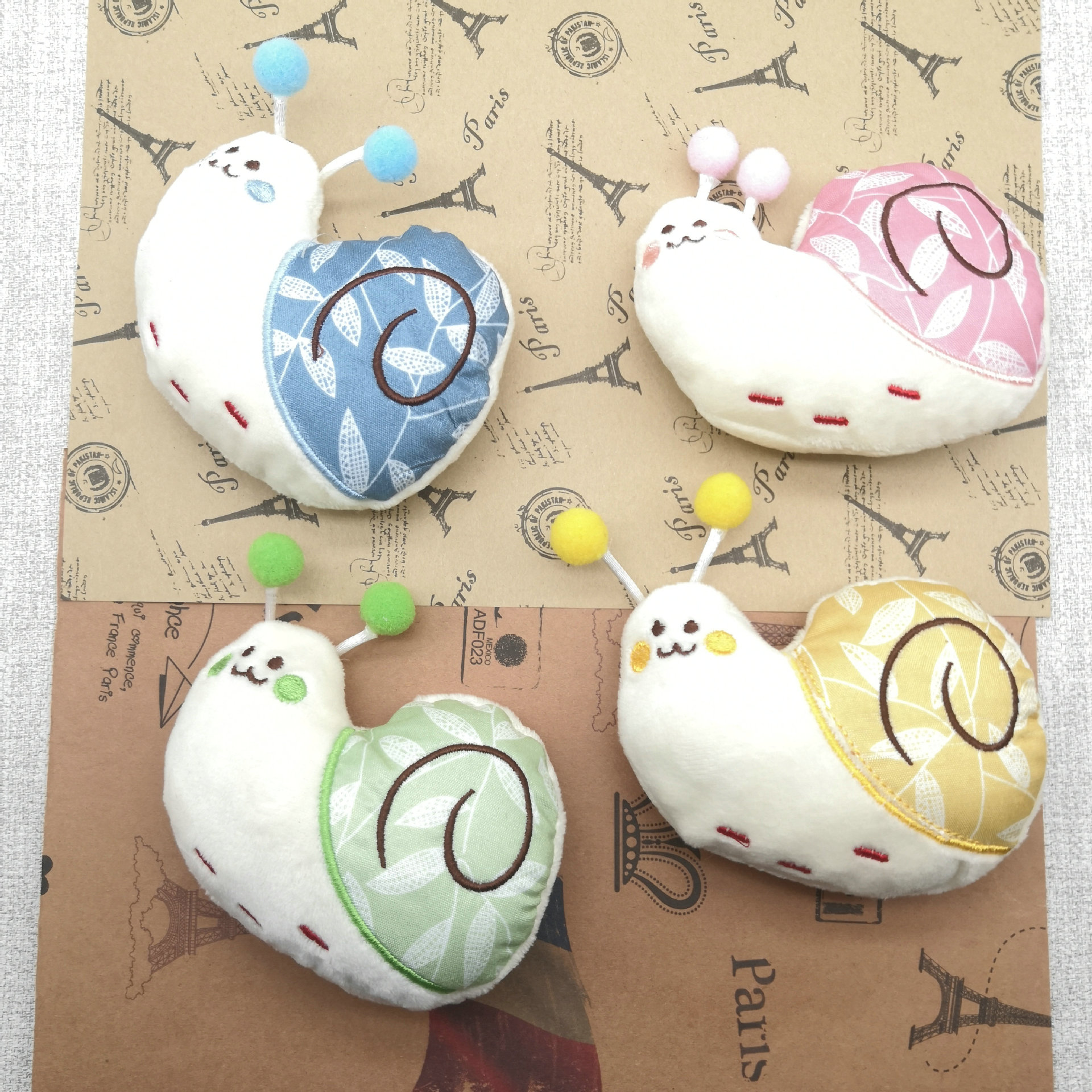 学生背包书包充棉毛绒花布大蜗牛布贴包包擦手巾配饰件